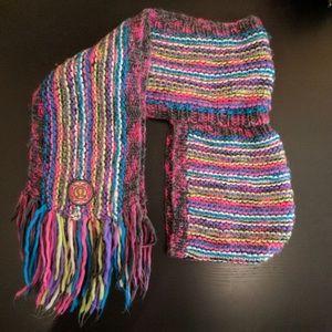 Limited Edition lululemon warm hoodie/scarf 😊